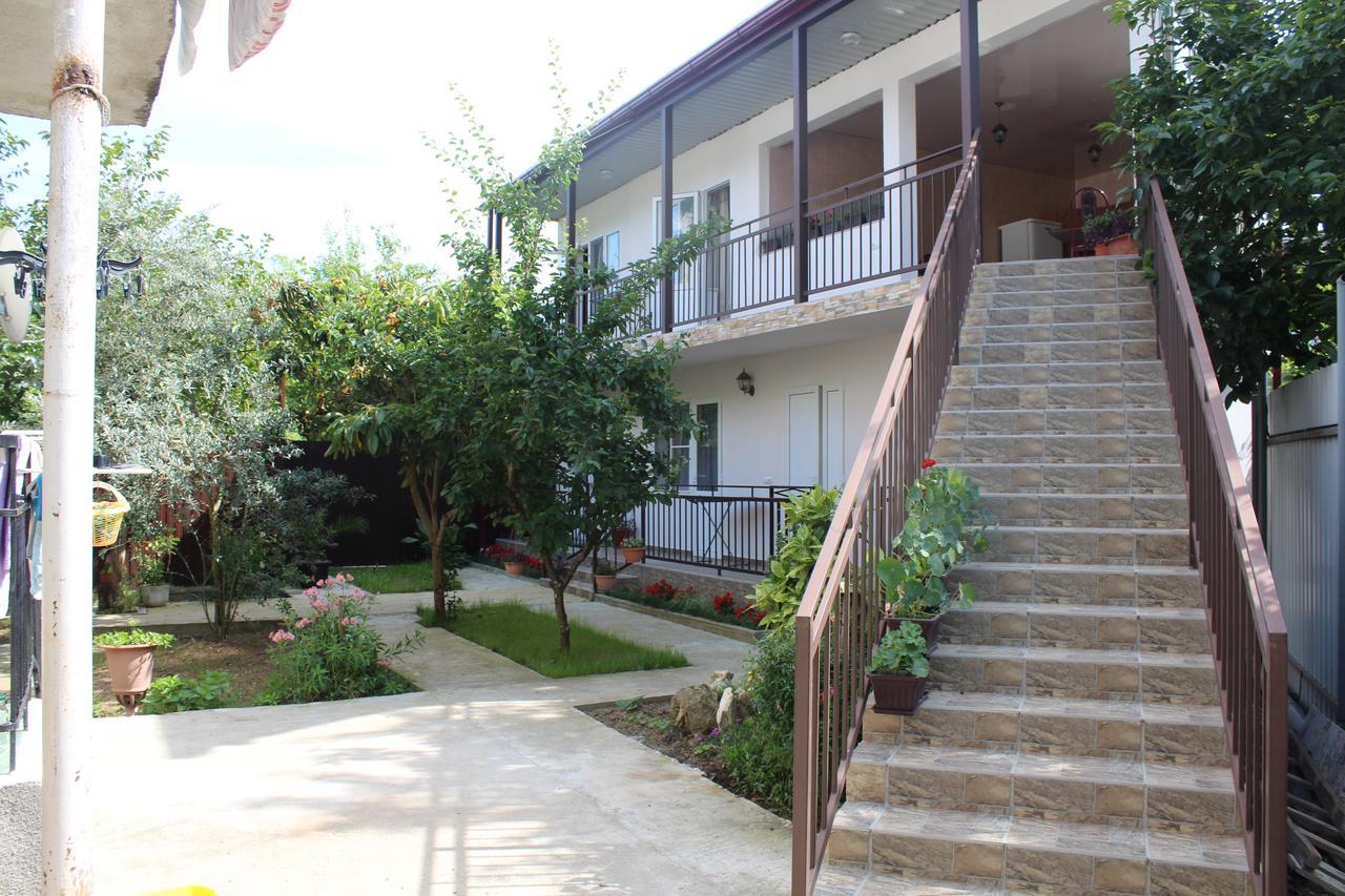 Guest House U Aleny Gagra Ngoại thất bức ảnh